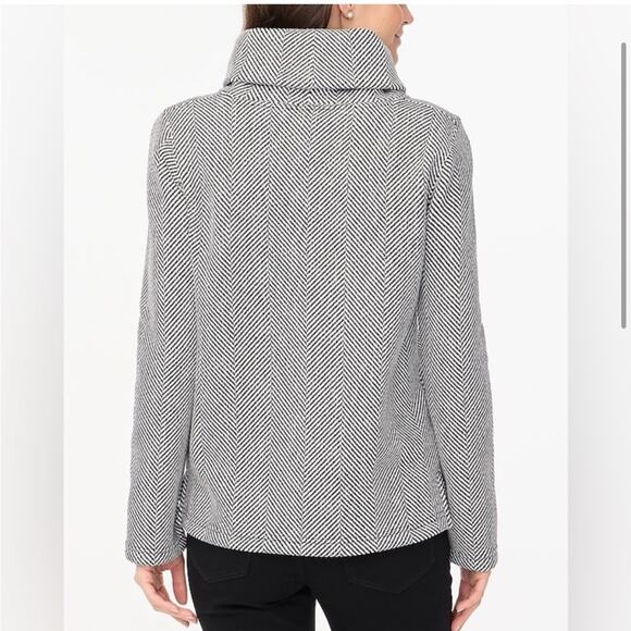 J. Crew Factory Long-Sleeve Funnelneck Pullover in Black and White Herringbone S - Picture 2 of 7